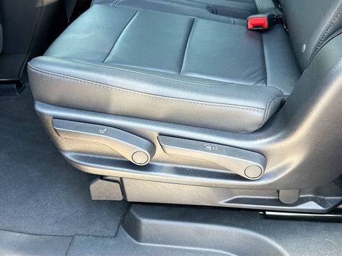 Used 2025 Chevrolet Tahoe LT RWD image 29