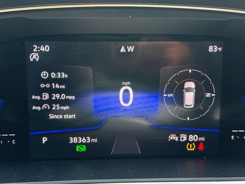Used 2023 Volkswagen Tiguan SE w/ Panoramic Sunroof Package FWD image 7
