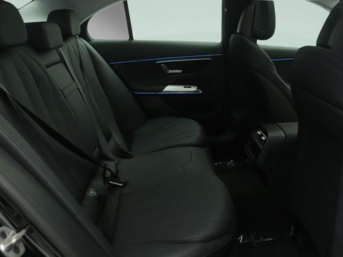 New 2026 Mercedes-Benz E 350 4MATIC Sedan image 8