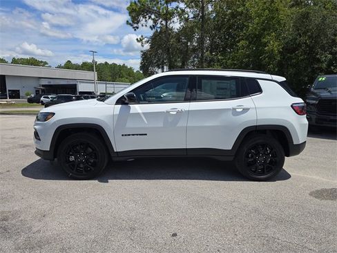 New 2025 Jeep Compass Latitude w/ Sun & Sound Group image 3