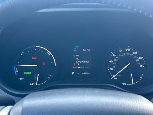 Used 2024 Toyota Sienna XLE image 23