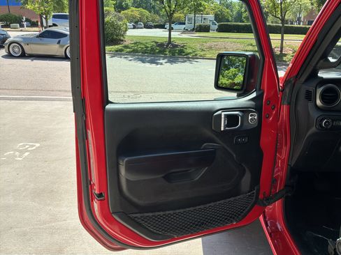 Used 2021 Jeep Wrangler Sport S image 14