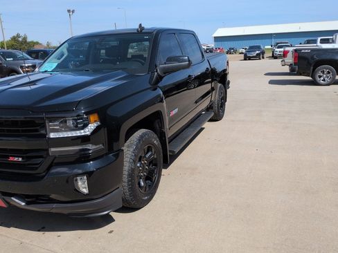 Used 2018 Chevrolet Silverado 1500 LTZ Z71 w/ LTZ Plus Package AWD/4WD image 4