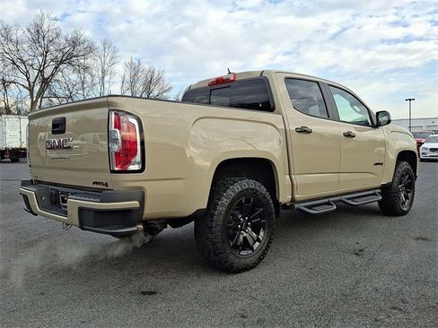 Used 2022 GMC Canyon AT4 image 9