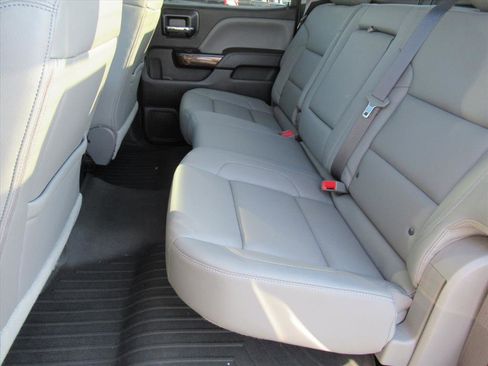 Used 2017 GMC Sierra 1500 SLT image 32