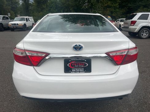 Used 2015 Toyota Camry SE image 6