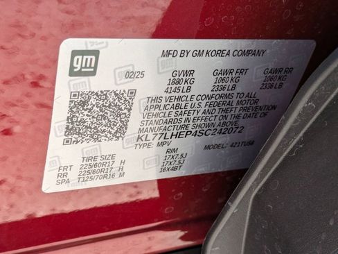 Used 2025 Chevrolet Trax LT w/ LT Convenience Package image 29