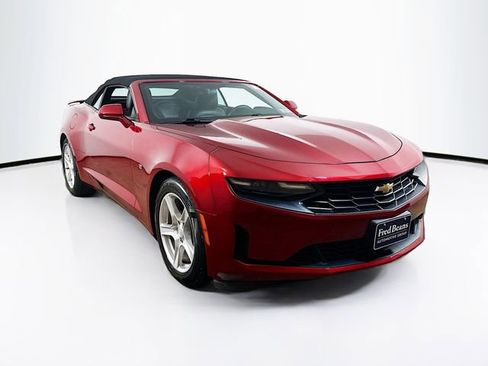 Used 2021 Chevrolet Camaro LT image 1