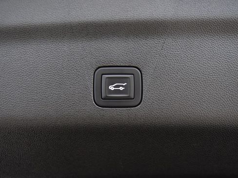 Used 2025 Chevrolet Tahoe High Country AWD/4WD image 27