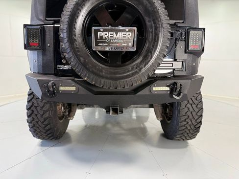 Used 2016 Jeep Wrangler Unlimited Rubicon w/ Connectivity Group image 9
