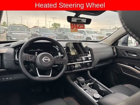 Used 2025 Nissan Pathfinder Platinum w/ Cargo Package AWD/4WD image 17