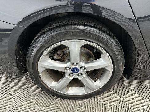 Used 2015 Ford Fusion SE w/ Equipment Group 201A image 18