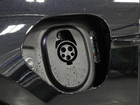 New 2026 Porsche Taycan AWD/4WD image 33