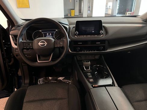 Used 2025 Nissan Rogue SV image 35