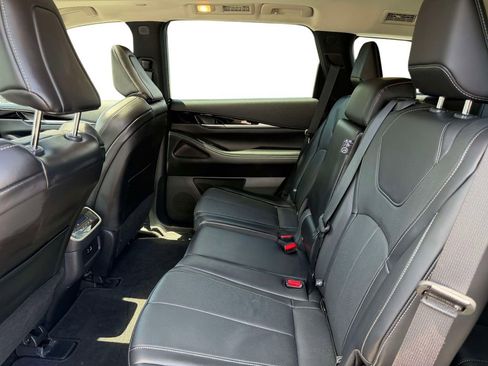 Used 2025 INFINITI QX60 Pure w/ Cargo Package AWD/4WD image 21