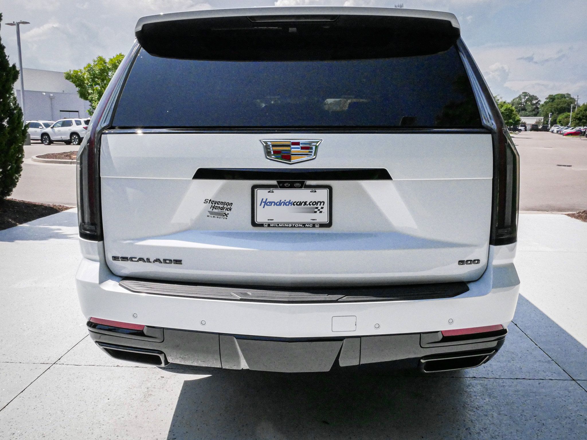 Used 2026 Cadillac Escalade ESV Sport w/ LPO, ONYX Package AWD/4WD image 9