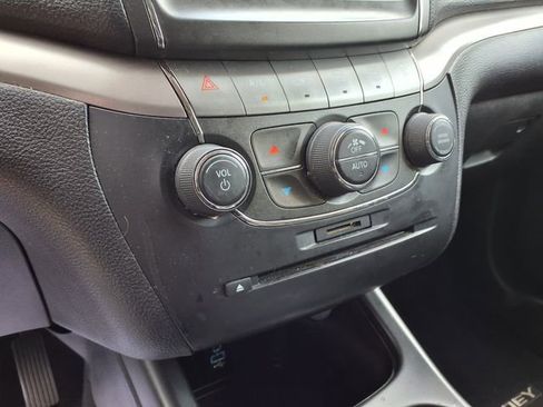 Used 2017 Dodge Journey Crossroad w/ Popular Equipment Group FWD image 30