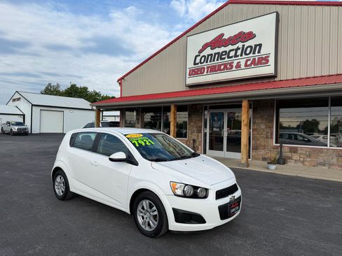 Used 2012 Chevrolet Sonic LT FWD image 2