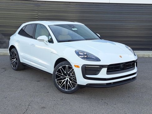 Used 2026 Porsche Macan AWD/4WD image 9
