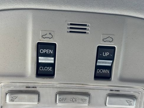 Used 2013 Toyota RAV4 XLE AWD/4WD image 30