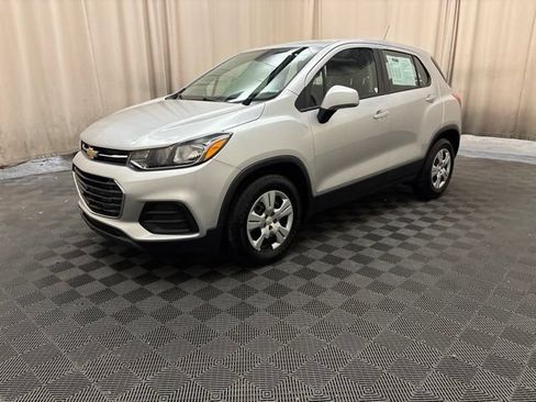 Used 2018 Chevrolet Trax LS FWD image 1