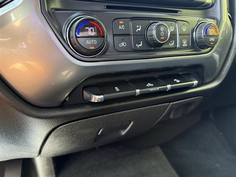 Used 2018 Chevrolet Silverado 1500 LT w/ Texas Edition image 18