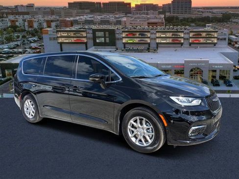 New 2026 Chrysler Pacifica Select FWD image 1