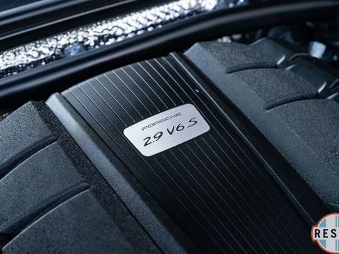 Used 2022 Porsche Macan S AWD/4WD image 3
