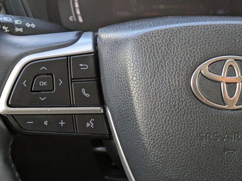 Used 2025 Toyota Grand Highlander AWD image 20
