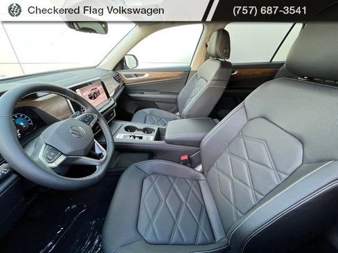 New 2026 Volkswagen Atlas SE image 2