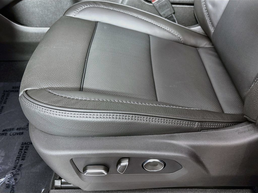 New 2026 GMC Yukon XL Denali w/ Denali Reserve Package AWD/4WD image 19