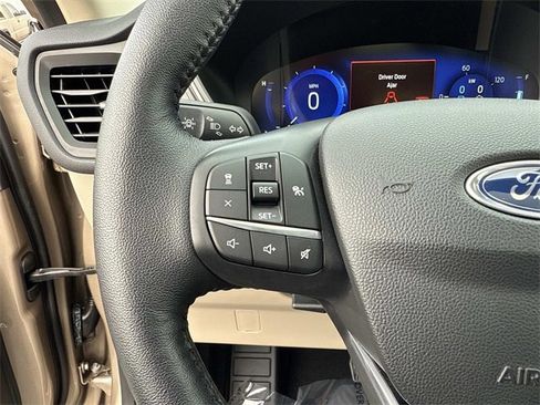 Used 2020 Ford Escape SE Sport image 30