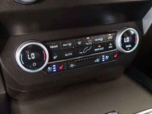 Used 2021 Ford Expedition Max XLT AWD/4WD image 8