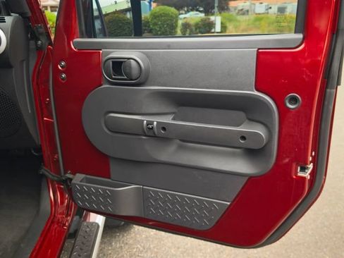 Used 2009 Jeep Wrangler Unlimited Sahara w/ Trailer Tow Group AWD/4WD image 22