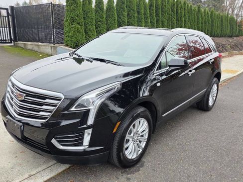 Used 2017 Cadillac XT5 FWD image 1