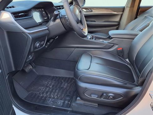 New 2026 Jeep Grand Cherokee L Limited image 12