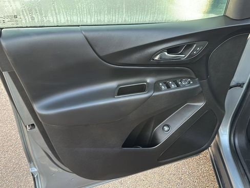 Used 2024 Chevrolet Equinox LT image 19