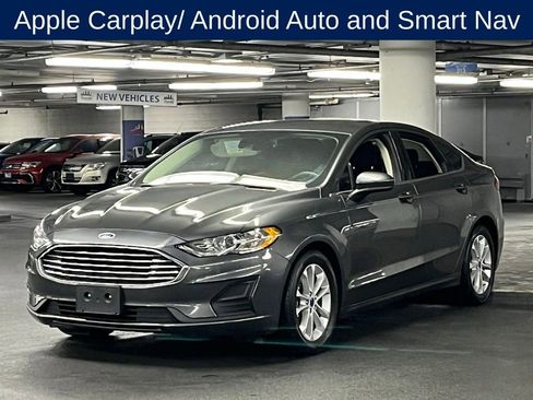 Used 2020 Ford Fusion SE FWD image 4