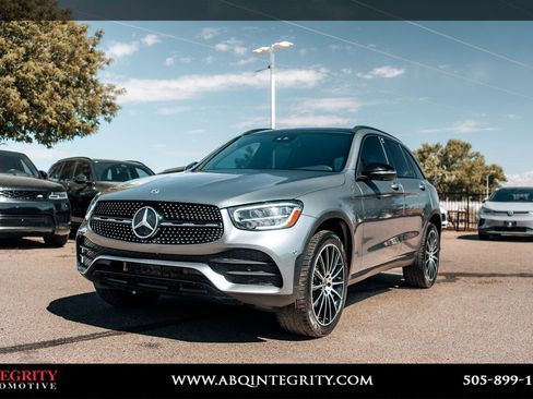 Used 2022 Mercedes-Benz GLC 300 4MATIC image 3