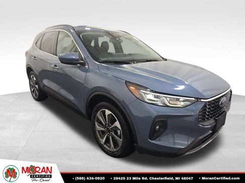 Used 2025 Ford Escape Platinum AWD/4WD image 4