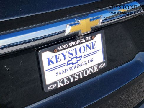 Used 2023 Chevrolet Traverse LT image 11