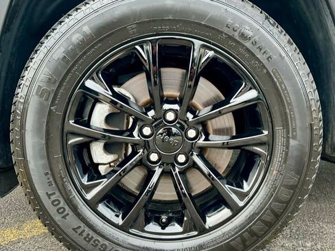 Used 2022 Jeep Cherokee Latitude Lux image 32