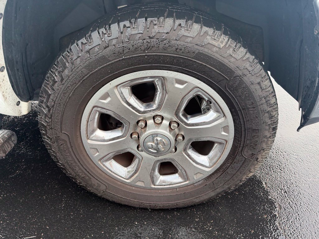Used 2015 RAM 2500 Laramie AWD/4WD image 10