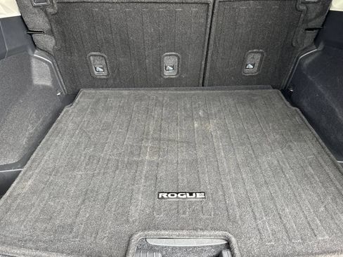 Used 2025 Nissan Rogue SV AWD/4WD image 12