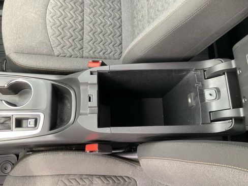 Used 2024 Chevrolet Equinox LT w/ LPO, Floor Liner Package FWD image 45