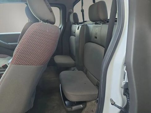 Used 2012 Nissan Frontier PRO-4X AWD/4WD image 33