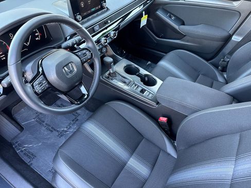 Used 2025 Honda Civic Sport image 10