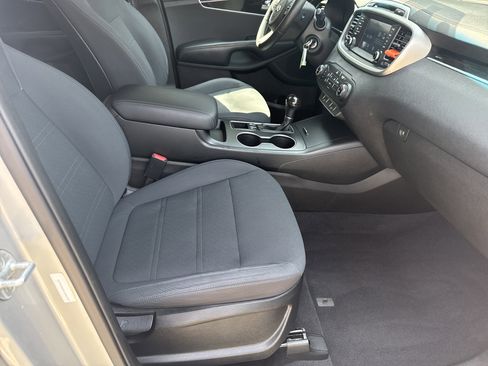 Used 2018 Kia Sorento LX image 13