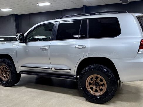 Used 2016 Toyota Land Cruiser AWD/4WD image 15