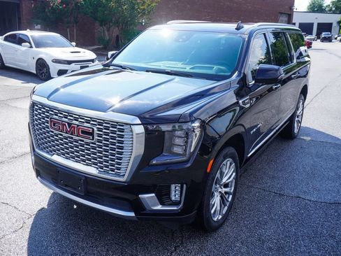 Used 2024 GMC Yukon XL Denali RWD image 34